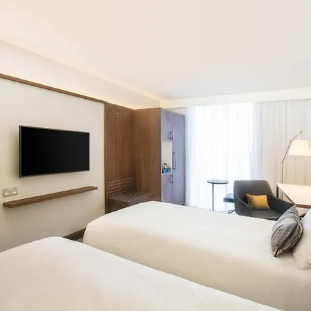 Courtyard By Marriott West מלון אדינבורו