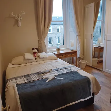 Murrayfield Spacious 2-bedroom *