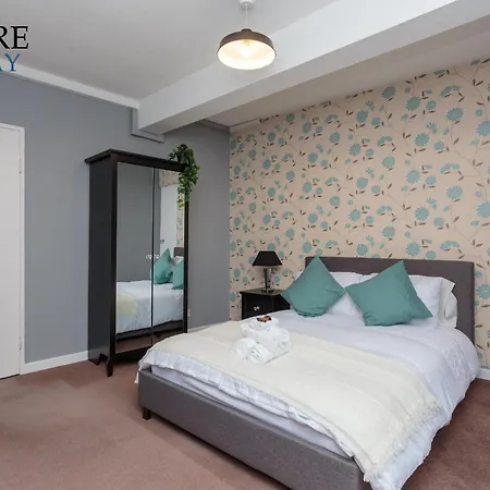 Stunning 3 Bedroom Lägenhet Edinburg