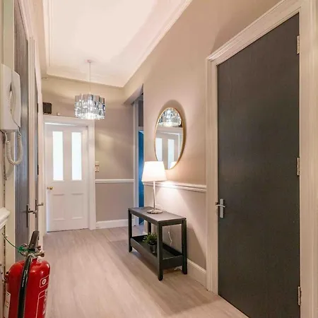 Spacious 3 Bed In Marchmont شقة *