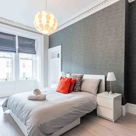 Spacious 3 Bed In Marchmont エディンバラ