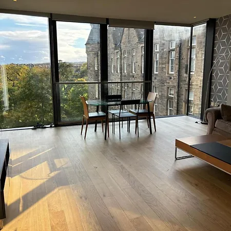 Stunning Park View Quartermile Close Proximity To Castle Apartament