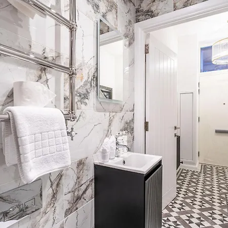 The Coach House Apartment