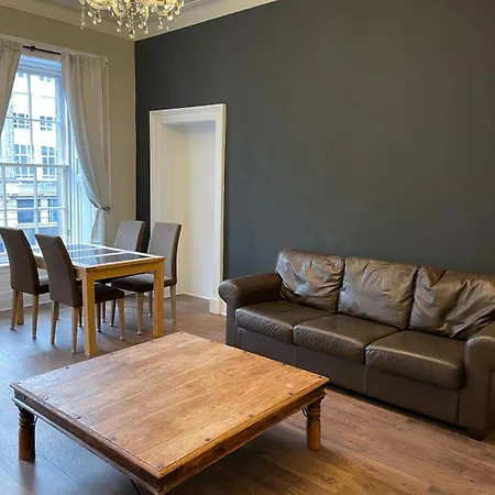 Centre Large 2 Bedroom For 5 People Apartment Edinburgh