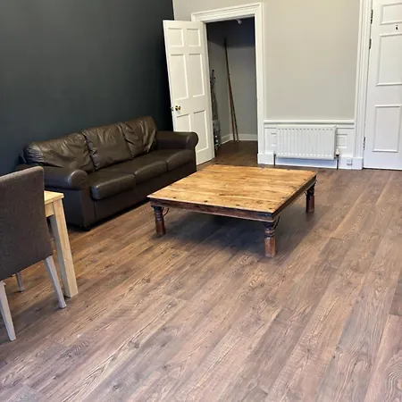 Centre Large 2 Bedroom For 5 People Apartment *
