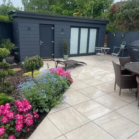 Πανσιόν By The Coast *