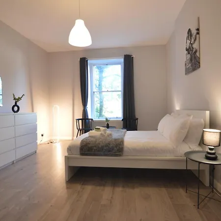 Upmarket Ground Floor In Morningside Εδιμβούργο