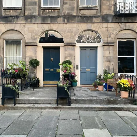 Apartmán Georgian 4 Bedroom 3 Bathroom New Town *