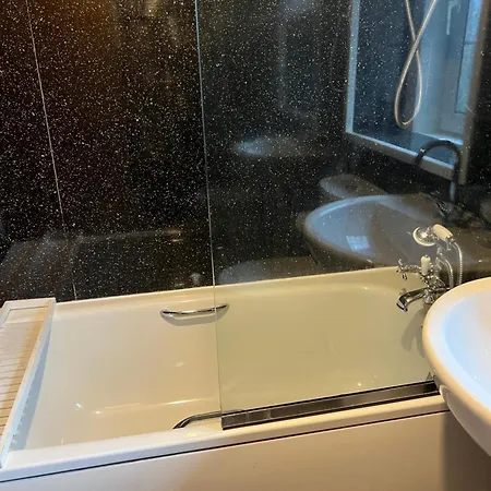 Apartment Gogarstone *