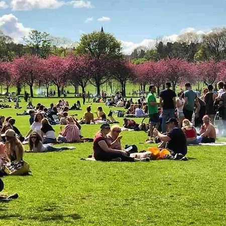 Stunning Refurbished Main Door Marchmont 아파트 *
