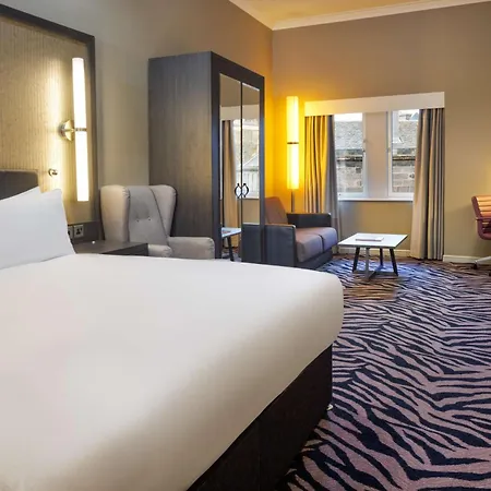 Doubletree By Hilton Centre Otel 4*