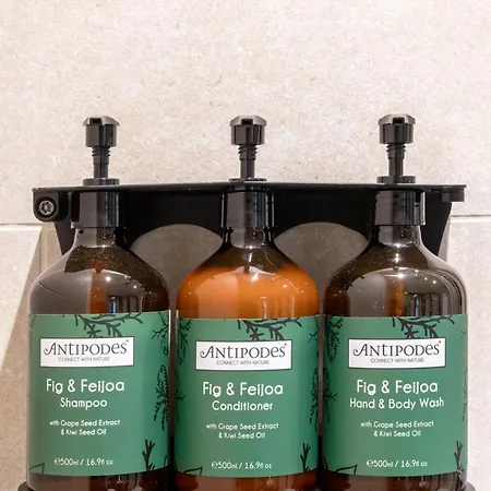 先瑞滑铁卢普雷斯酒店