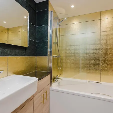 Apartmán Joivy Stylish 3 Bed, 3 Bath Flat With Balcony In Old Town Edinburgh
