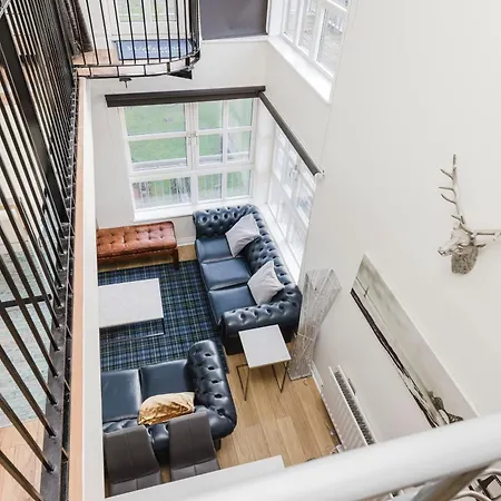 Apartmán Joivy Stylish 3 Bed, 3 Bath Flat With Balcony In Old Town *