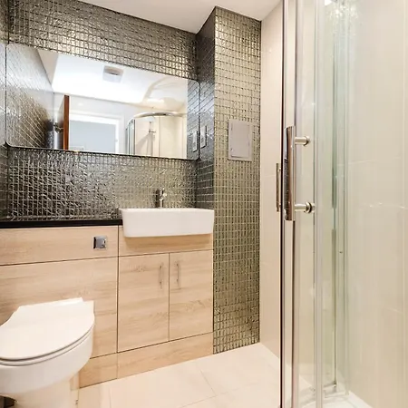 Joivy Stylish 3 Bed, 3 Bath Flat With Balcony In Old Town Apartmán *