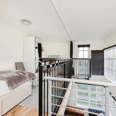 Apartmán Joivy Stylish 3 Bed, 3 Bath Flat With Balcony In Old Town