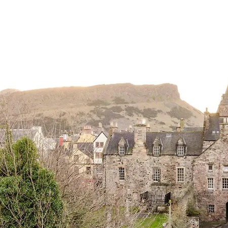 Joivy Stylish 3 Bed, 3 Bath Flat With Balcony In Old Town Apartmán *