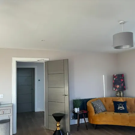 Breathtaking 5 Bedroom Townhouse In Murrayfield Location, Free Parking Villa *