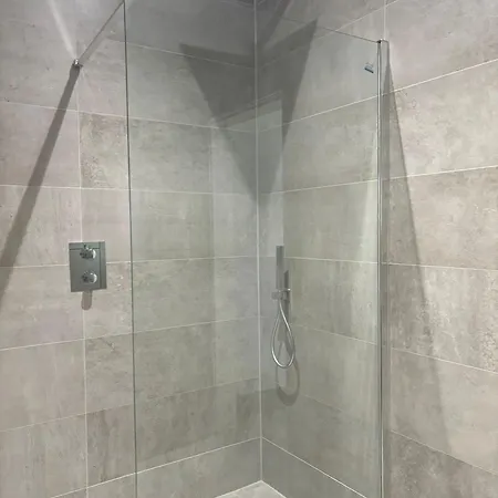 Breathtaking 5 Bedroom Townhouse In Murrayfield Location, Free Parking * Edinburg