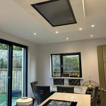 Breathtaking 5 Bedroom Townhouse In Murrayfield Location, Free Parking Villa