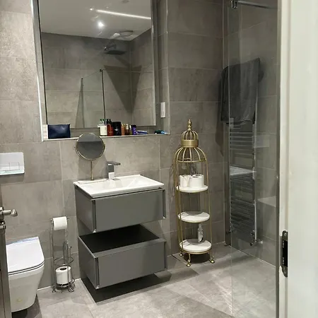 Villa Breathtaking 5 Bedroom Townhouse In Murrayfield Location, Free Parking Edinburg
