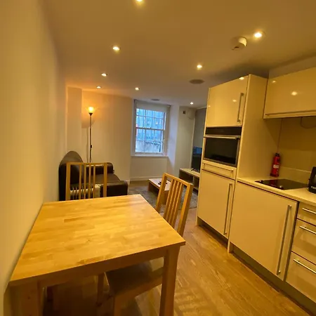 Cs Exclusive Of Princess Street West End