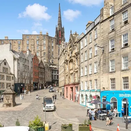 Warden's Close Apartment