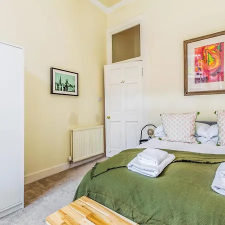 Large Super 3 Bed -princes Street, Parking Apartamento *