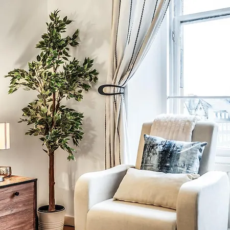 Lägenhet Cozy 2 Bed With Great View - Parking *