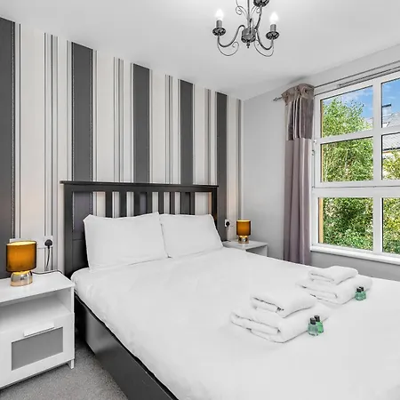 Comfy Place Off Royal Mile, With Parking شقة