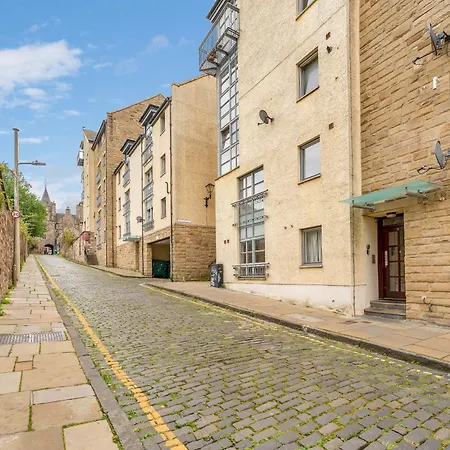 Comfy Place Off Royal Mile, With Parking *