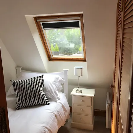 Stylish With Private Roof Terrace Edinburgh