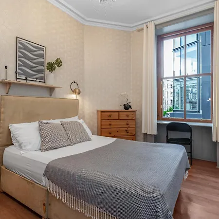 شقة Central, Cozy 2br-1ba-haymarket - With Parking إدنبرة