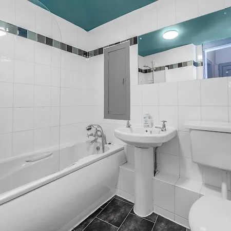 Central, Cozy 2br-1ba-haymarket - With Parking * إدنبرة