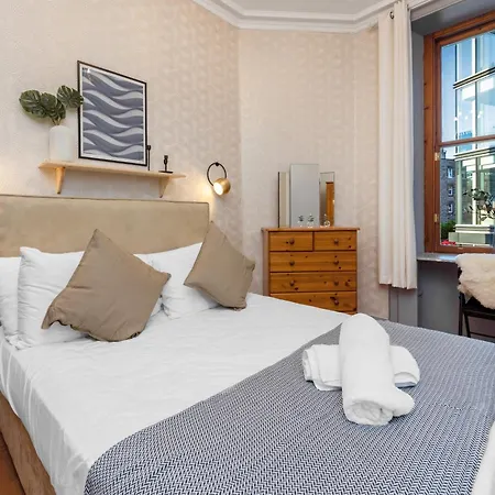 شقة Central, Cozy 2br-1ba-haymarket - With Parking إدنبرة