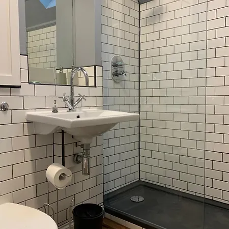 Joivy Cute House With Courtyard Holiday home *