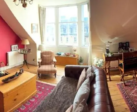 Apartment Stunning 2-bedroom Georgian Flat, Centre *