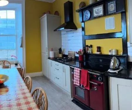 Stunning 2-bedroom Georgian Flat, Centre Apartment Edinburgh