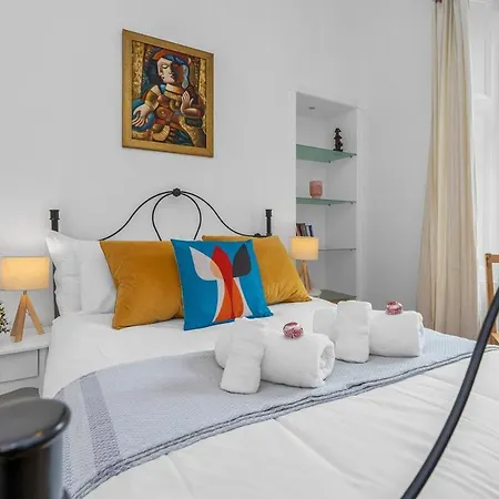Апартаменты Gorgeous Centre Pad, 2 Bedrooms Эдинбург
