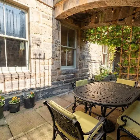 The Retreat Stockbridge * Edinburgh