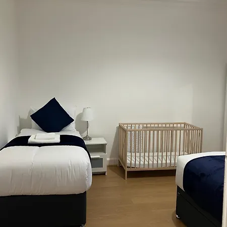 Suitable For Couple Or Young Family إدنبرة