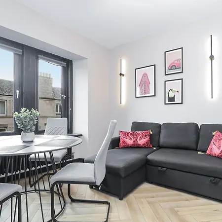 1 Bedroom Gorgie Sleeps 4 Easy City Access شقة *