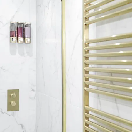 1 Bedroom Gorgie Sleeps 4 Easy City Access شقة إدنبرة