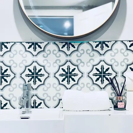 Homestay From - Iona - Private Members Club