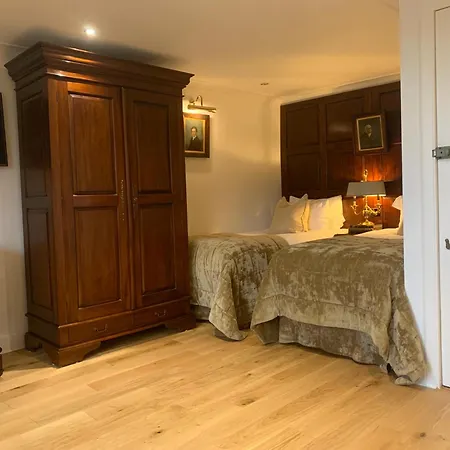 Guest house 23 Mayfield 5*