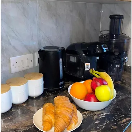 Apartamento 2 Bedroom In With 2 Free Parking Spaces Edimburgo