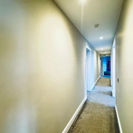 Floor With Castle Views *