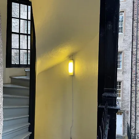 Royal Mile Balconies By The Castle Aparthotel Edinburgh