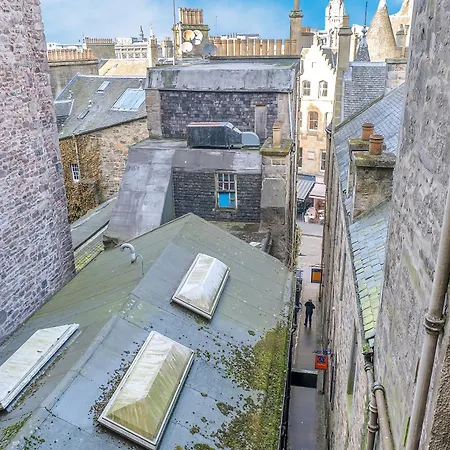 Old Town Romantic Getaway Edinburg