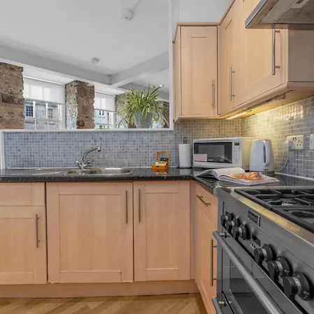 Old Town Romantic Getaway *